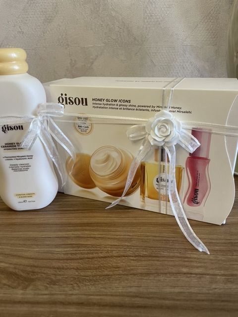 Gisou Honey Glow Icons hədiyyə dəsti, öz giymətindən aşagı Məzmun — Bakı