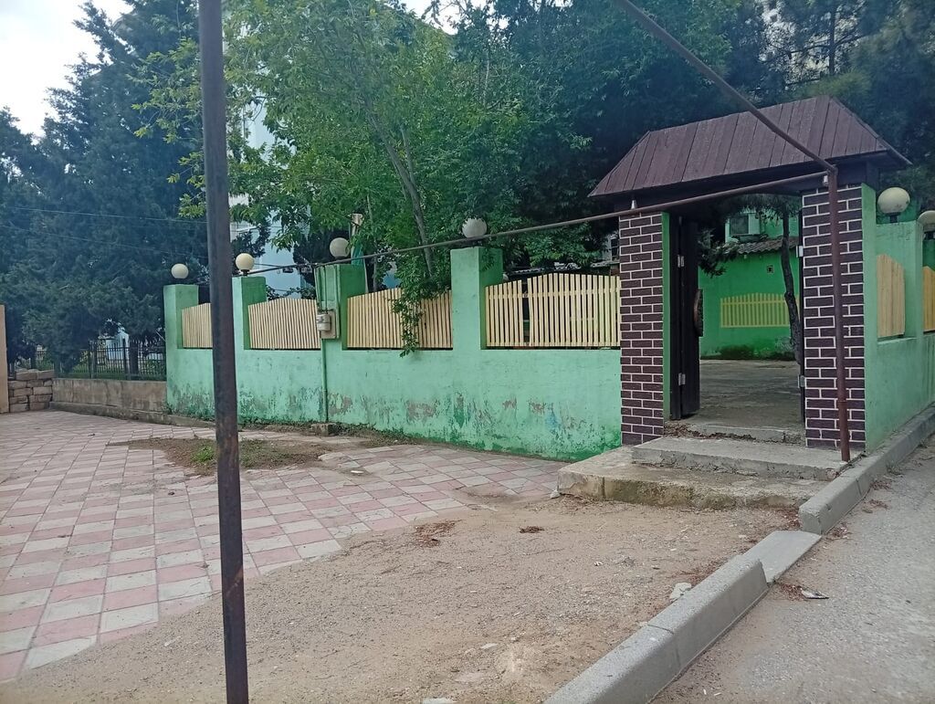 İcarəyə verilir: hasarlanmış həyəti və qapısı olan, mebel və — Daşınmaz əmlak, Sumqayıt (8)