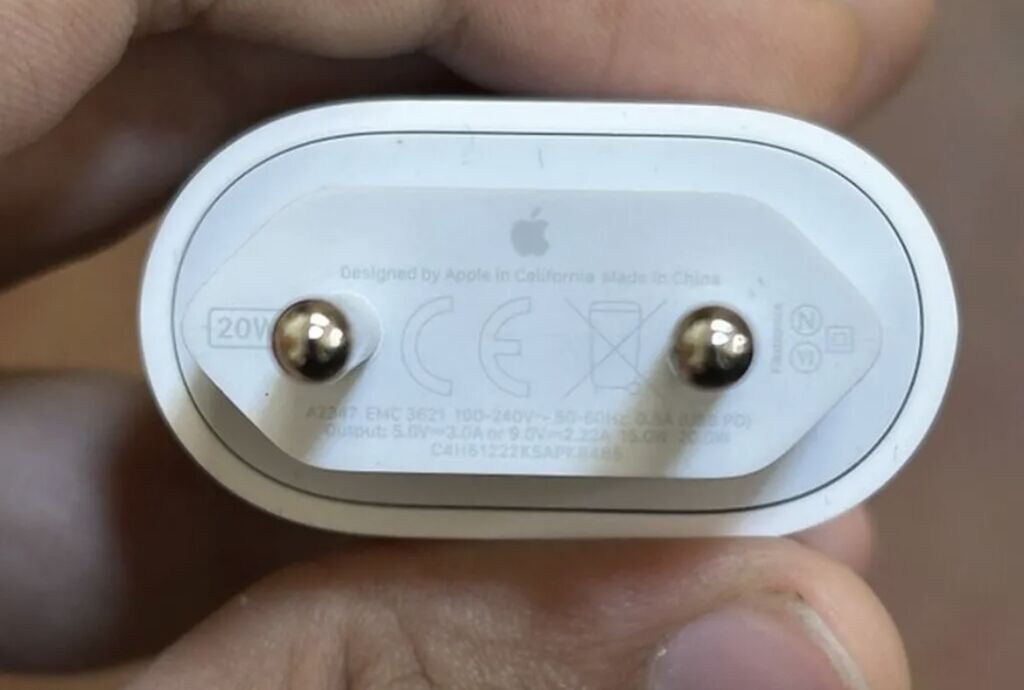 Apple 20W USB‑C enerji adapteri. Kompakt və yüngül dizayna malik şarj — Şarj cihazları, Bakı (3)