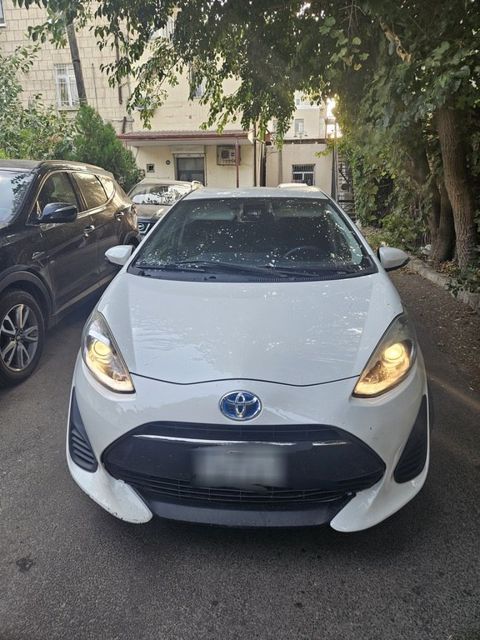 Toyota Aqua, 1.5 L, 0.87 kWh, 2018 il, 179 000 km — Bakı