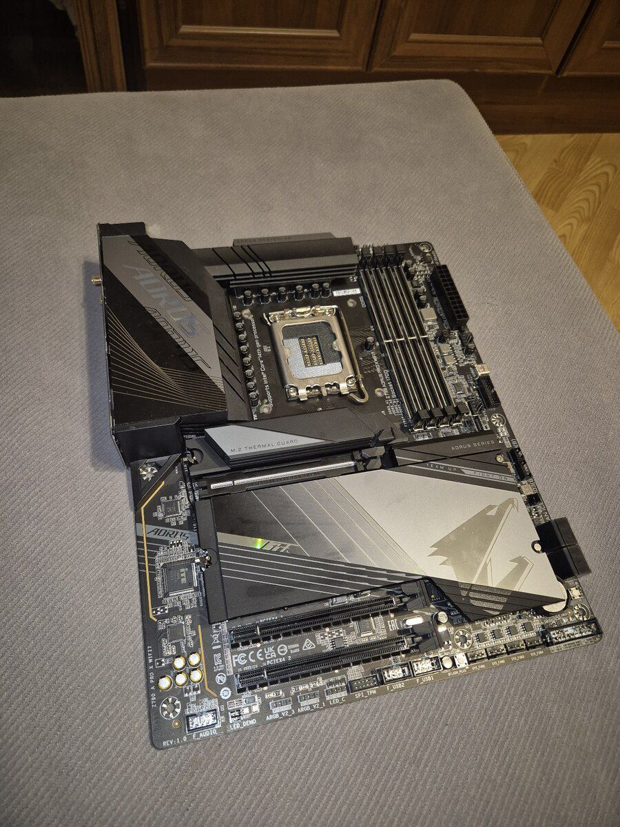 Aorus z790 ana platası — Elektronika, Bakı