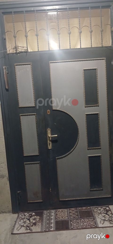 Metal giriş qapısı - Material: qalın metal konstruksiya, iki rəngli