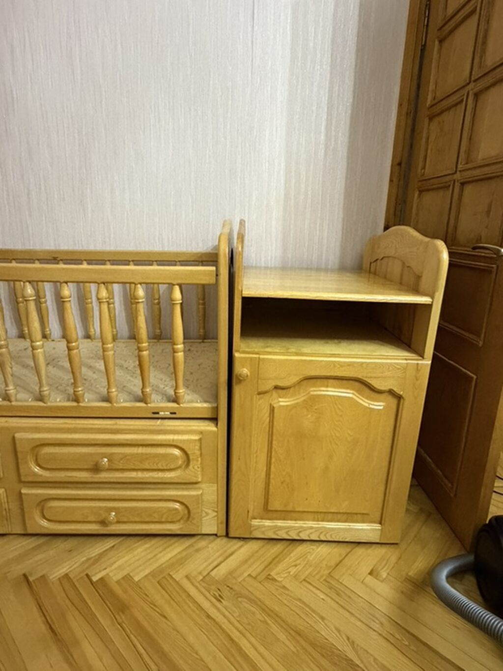Uşaq beşiyi və komodlu masa dəsti - Material: təbii ağac, açıq palıd — Mebel, Bakı (2)
