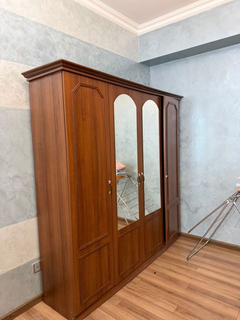 Deyerdinden ucuz satilir, 3 eded krovat, 1 eded skaf (matraslar — Bakı