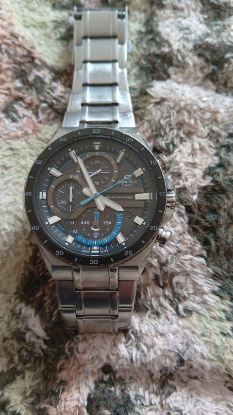 Casio Edifice saatı – günəş enerjisi ilə işləyən xronoqraf — Bakı