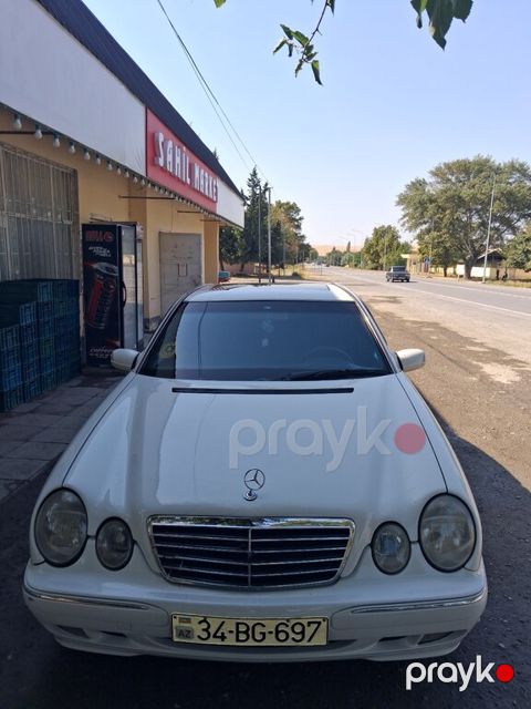 Mercedes E 200, 2.0 L, 1998 il, 300 000 km