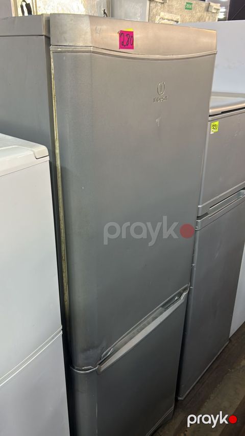 Indesit iki qapılı soyuducu (alt hissədə dondurucu) - Rəng: metalik — Digah
