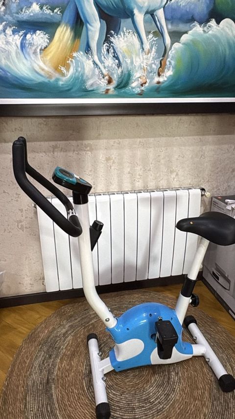 Velo trenajor – evdə kardio və ayaq əzələləri üçün. Kompakt, yüngül — Bakı