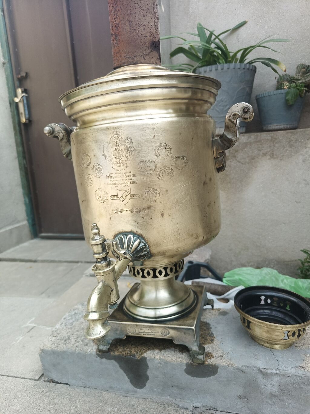Məhsul: Bərk yanacaqla işləyən mis/latun samovar (kömür/odun üçün) — Mallar, Şamaxı (3)