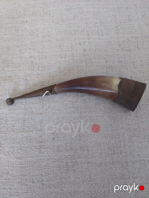 Təbii buynuzdan hazırlanmış dekorativ içki buynuzu. Real alıcılara