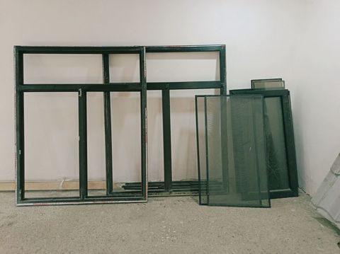 Alüminium pəncərə və qapı dəsti - Material: tünd rəngli alüminium — Bakı