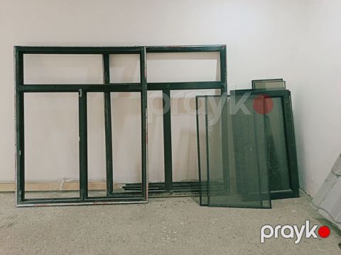 Alüminium pəncərə və qapı dəsti - Material: tünd rəngli alüminium — Bakı