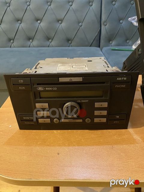 Ford Audio Systems “6000 CD” avtomobil maqnitofonu və ön konsol