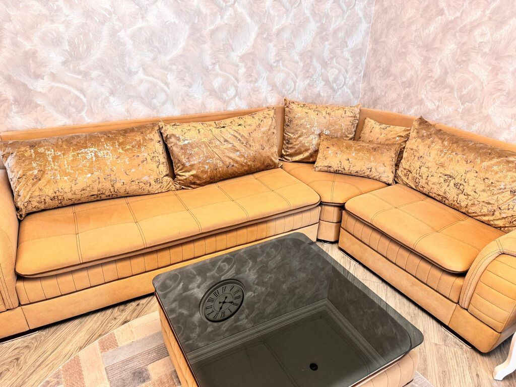 Künc divan dəsti - Model: L‑şəkilli künc divan + puf/çay masası — Mebel, Bakı (2)