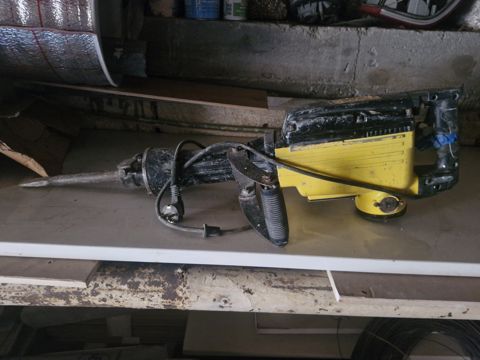 Elektrikli betonqıran — Bakı
