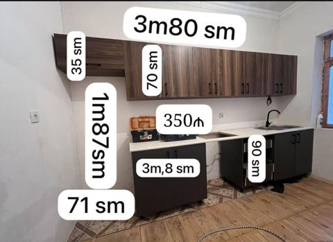 Mətbəx mebeli satılır 350₼. Ölçü üzərində qeyd olunub. Üzərində moyka — Bakı