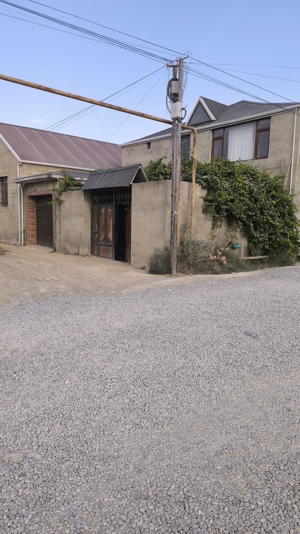 2 mərtəbəli həyət evi - Künc sahədə yerləşən, hündür hasarlı həyət və — Daşınmaz əmlak, Digah