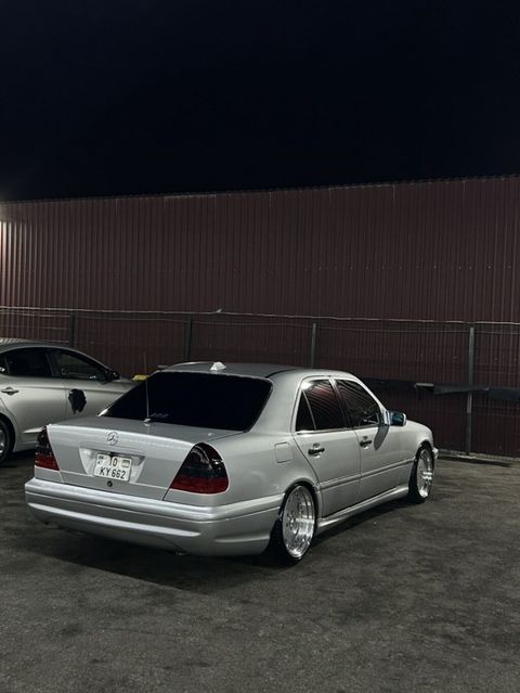 Mercedes-Benz C-Class: 2.3 l 1998 il Sedan — Digah