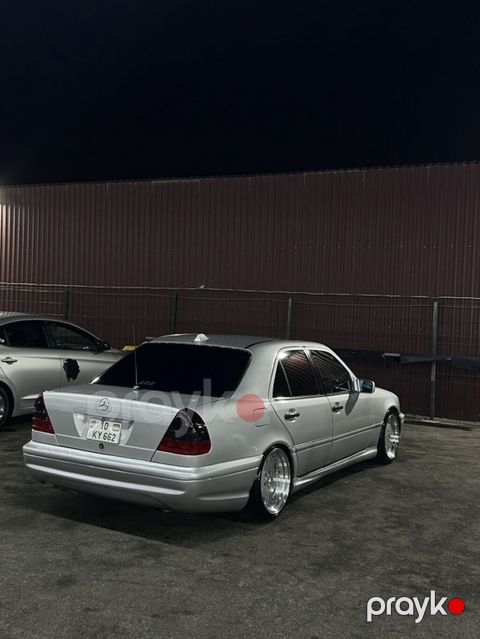 Mercedes-Benz C-Class: 2.3 l 1998 il Sedan — Digah