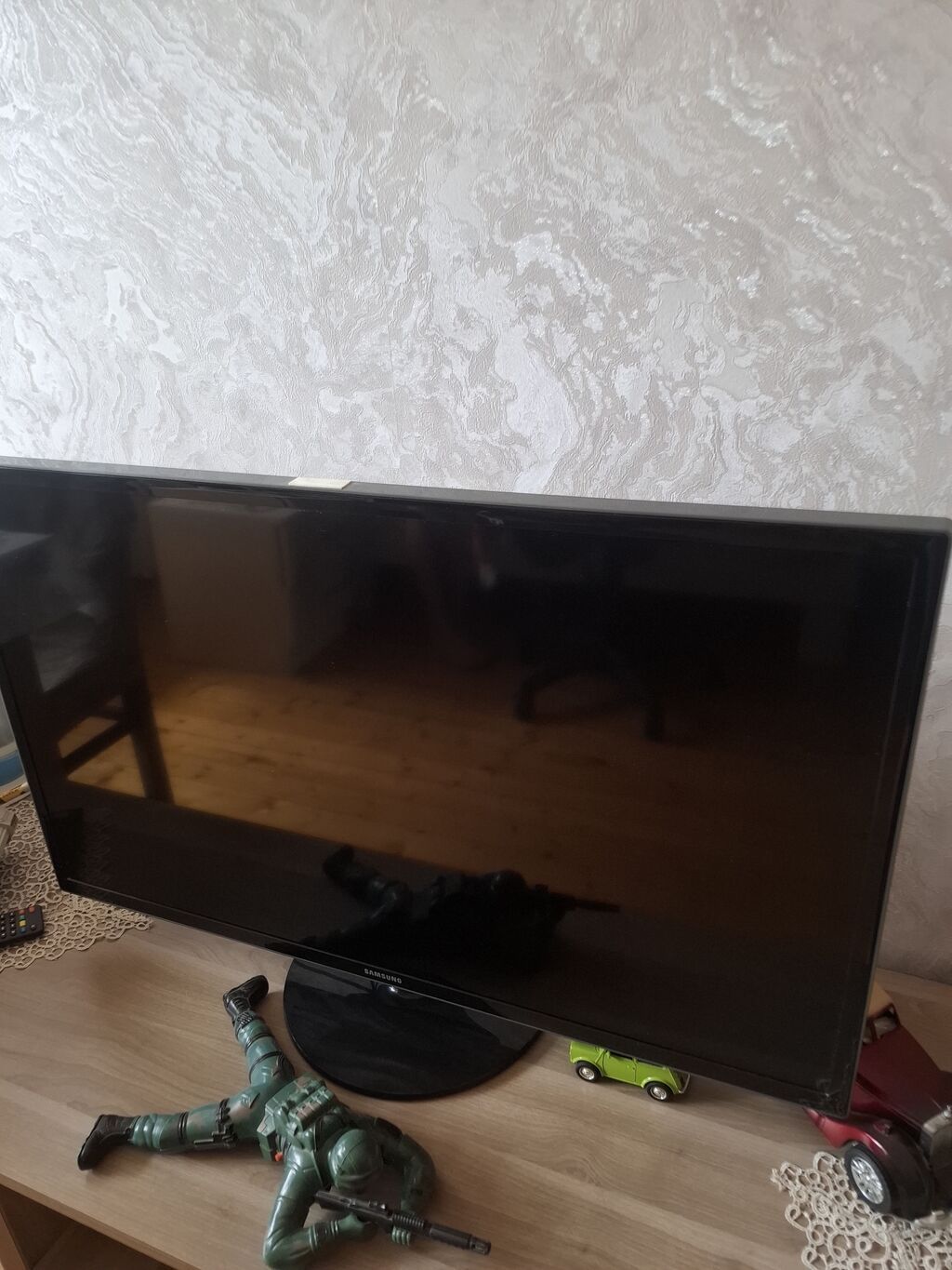 Samsung LED televizor - Ekran diaqonalı: təxminən 32" (80 sm) - Ekran — Televizorlar, Saray (2)