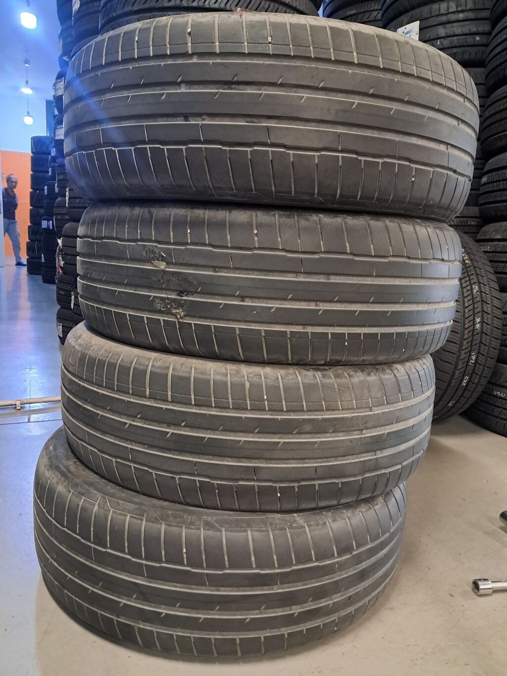 235/60R18 hankook tekerleri. 4eded yaxs vezyetde — Təkərlər, Bakı (2)