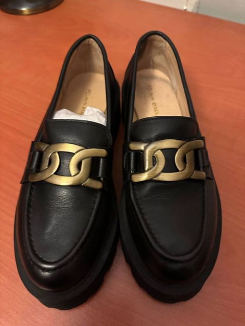 Qadın üçün loafer ayaqqabısı - Rəng: qara - Material: yumşaq dəri — Bakı