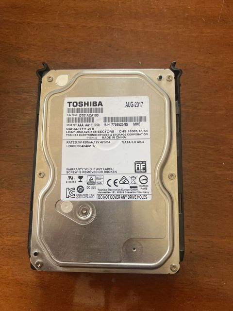 Sərt disk (HDD) Toshiba, 1 TB, 3.5", İşlənmiş — Qobu