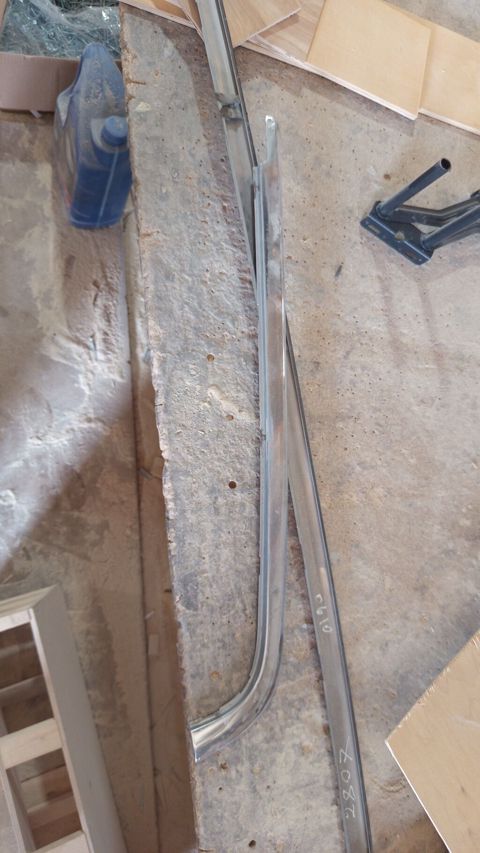 Məhsul: Mercedes w 202;üçün xrom Təsvir: - Material: metal (xrom — Mehdiabad