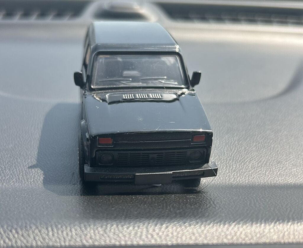Qara rəngli miniatura off-road avtomobil modeli - Korpus: metal və — Mallar, Bakı (4)