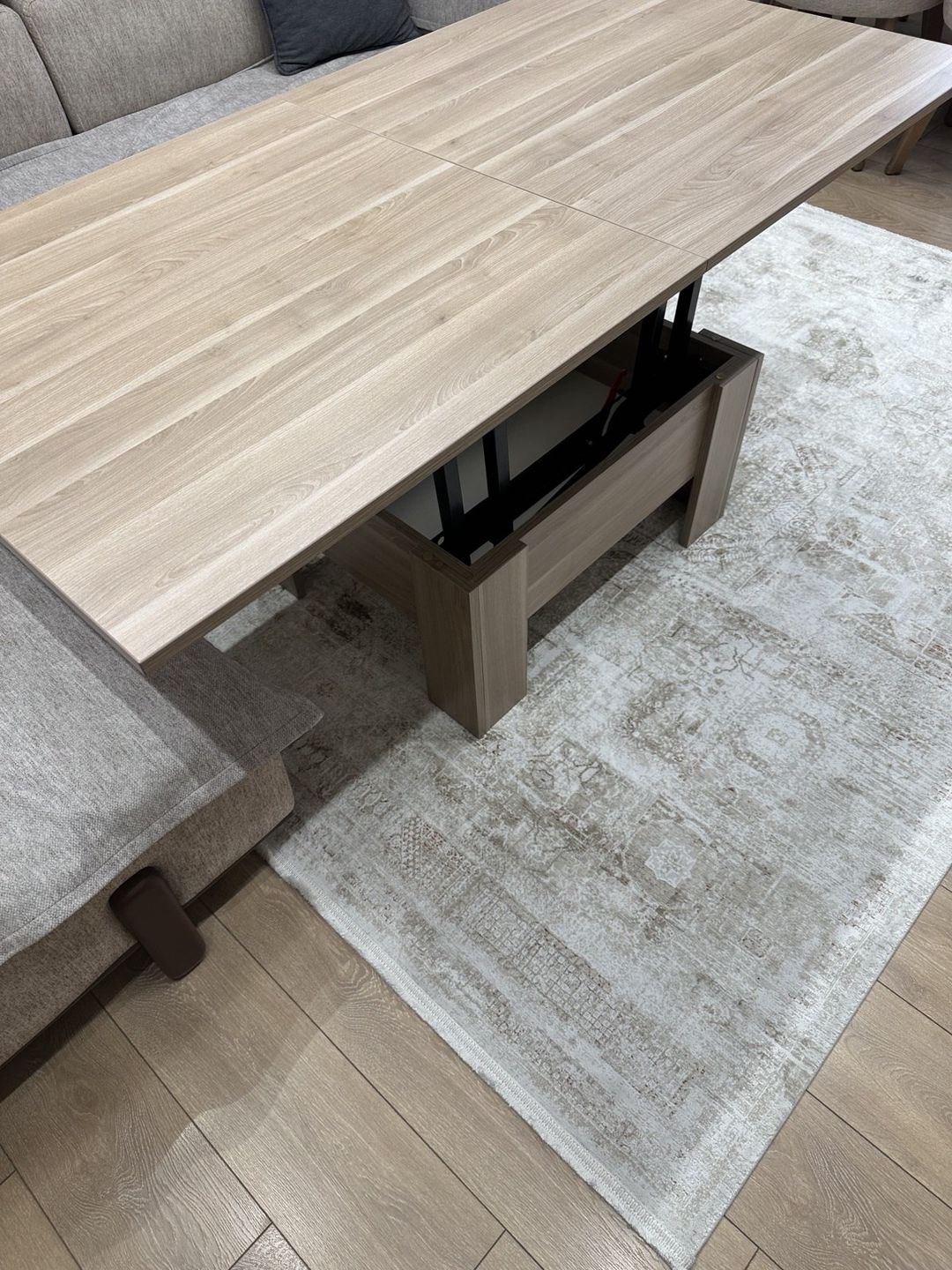 Jurnal masası — Mallar, Bakı (6)