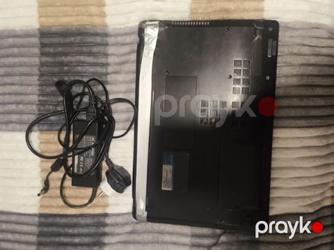 İşləkdir ASUS noutbuk (adapteri ilə) Xüsusiyyətlər: - Marka/model — Masazır