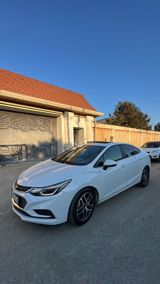 Chevrolet Cruze: 1.6 l 2017 il 180000 km Sedan — Cars