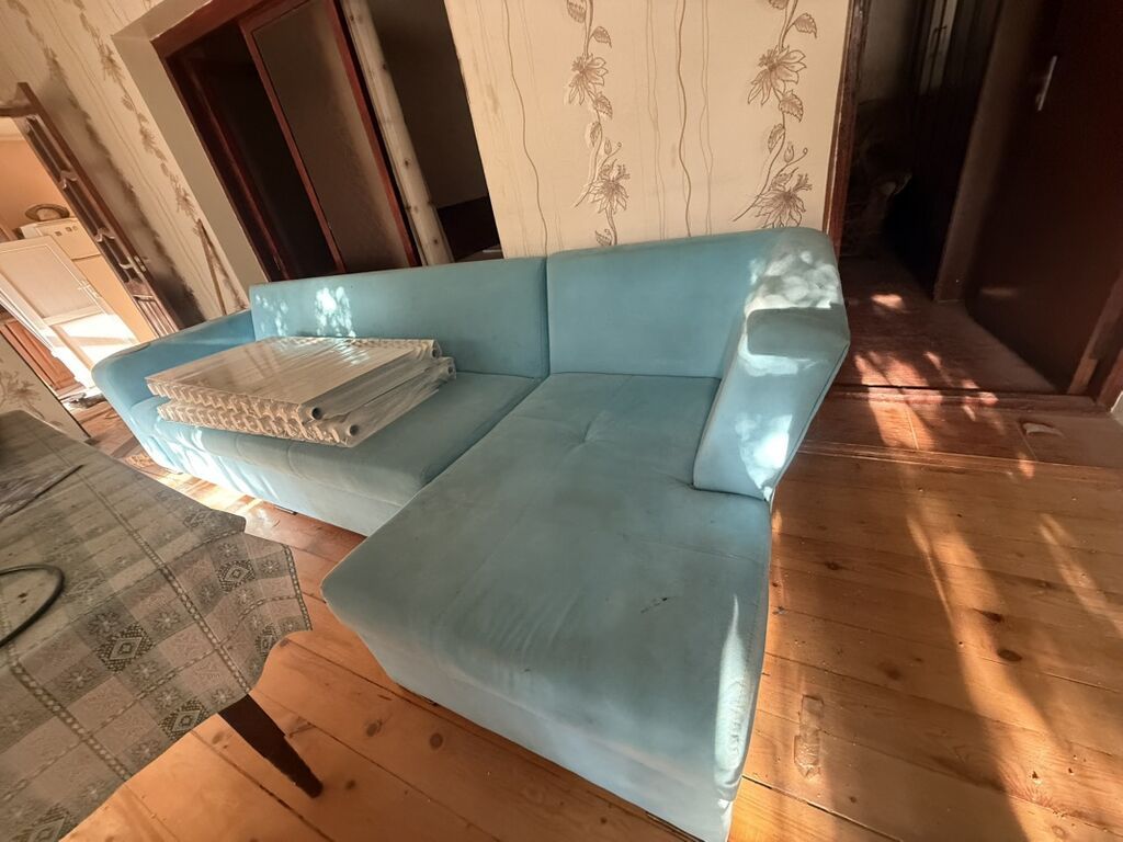 Mavi rəngli L formalı künc divanı - Dizayn: Sağ tərəfi şezlonq olan — Mebel, Digah (3)
