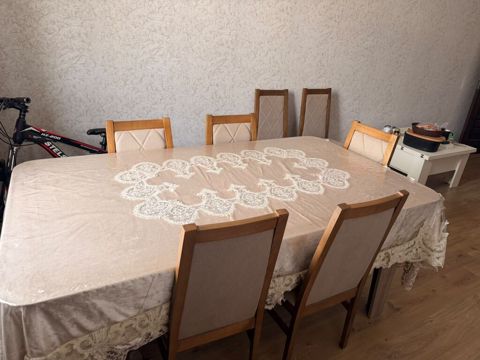 Masa desti 8 stul ilə 400 manat ünvan Savalan qəs. Mətiş 1000 — Bakı