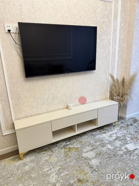 Minimalist TV stendi - Rəng: açıq bej/krem - Stil: müasir, düz — Masazır