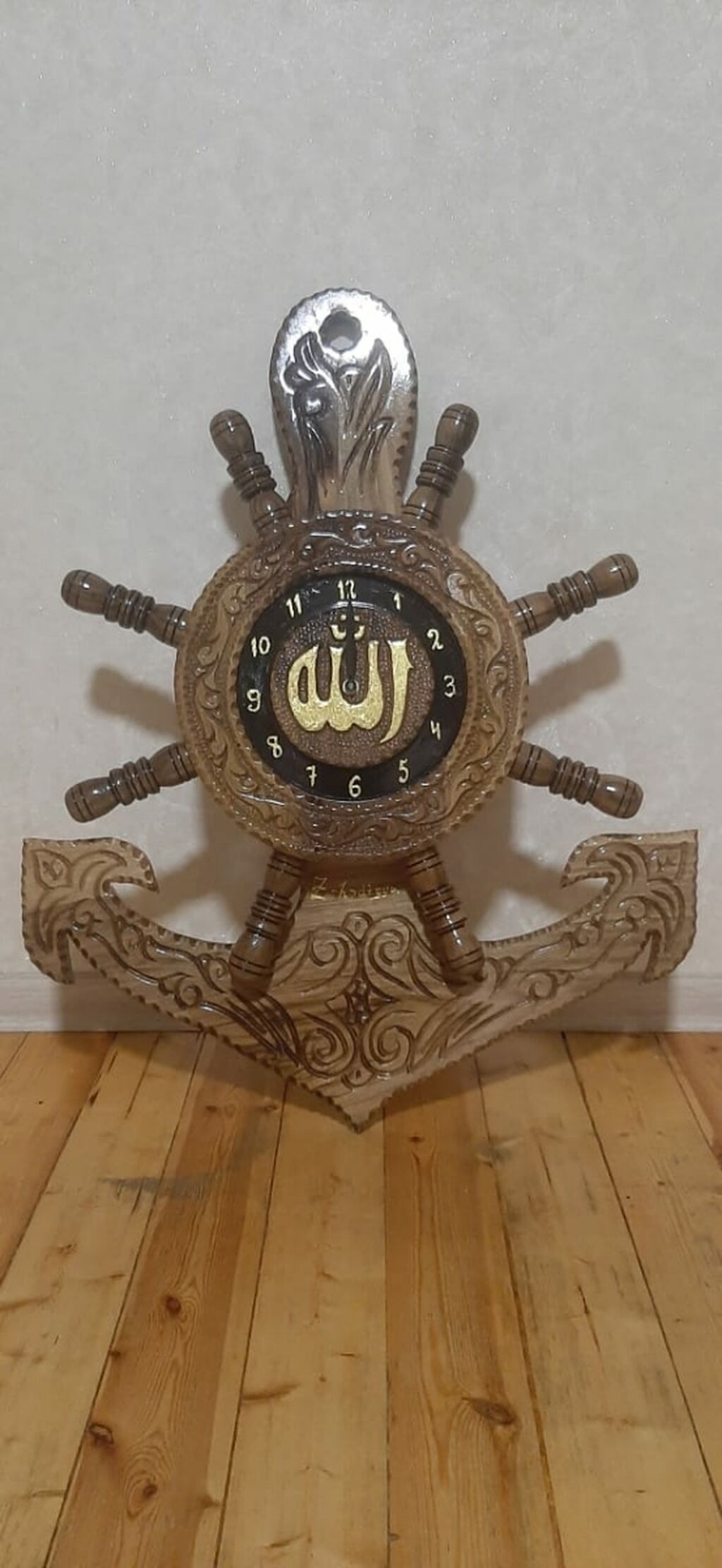 Divar saatları — Mallar, Masazır