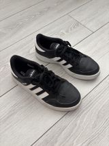 Sneaker Adidas — Personal Items