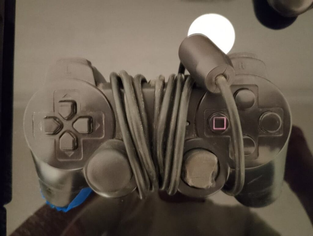 PlayStation 2 Slim konsol paketi Məzmun: - Sony PlayStation 2 Slim — Elektronika, Masazır (6)