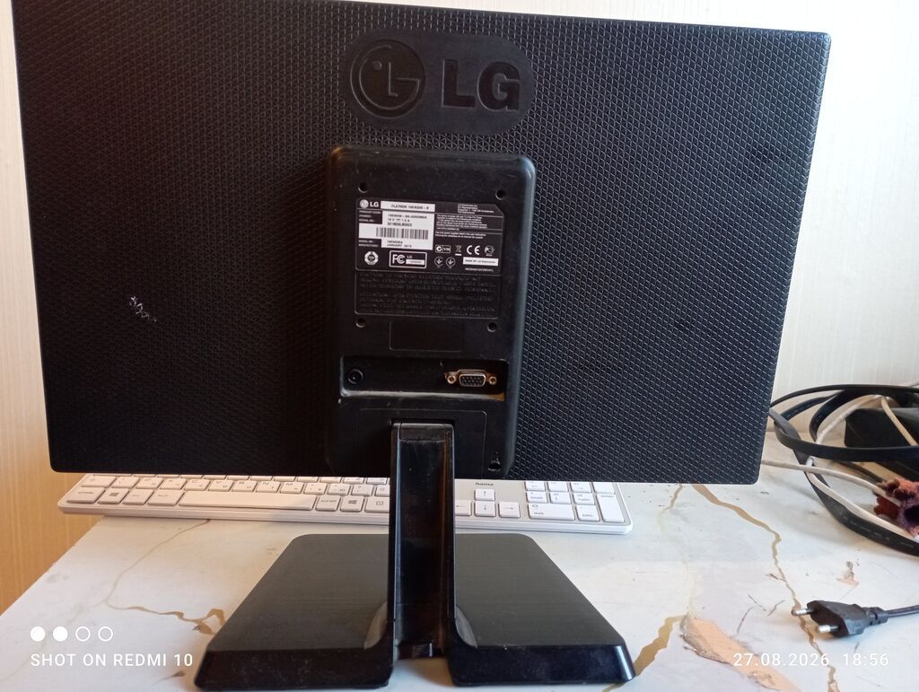 LG 19EN33 LED monitor - Ekran diaqonalı: 18.5 düym (46.9 sm) - Mat — Elektronika, Bakı (2)