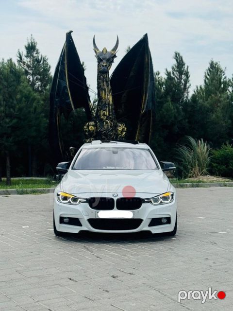 BMW 330, 2.0 L, 2016 il, 165 000 km