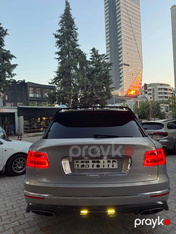 Bentley Bentayga, 6.0 L, 2016 il, 80 000 km — Avtomobillər, Bakı (6)