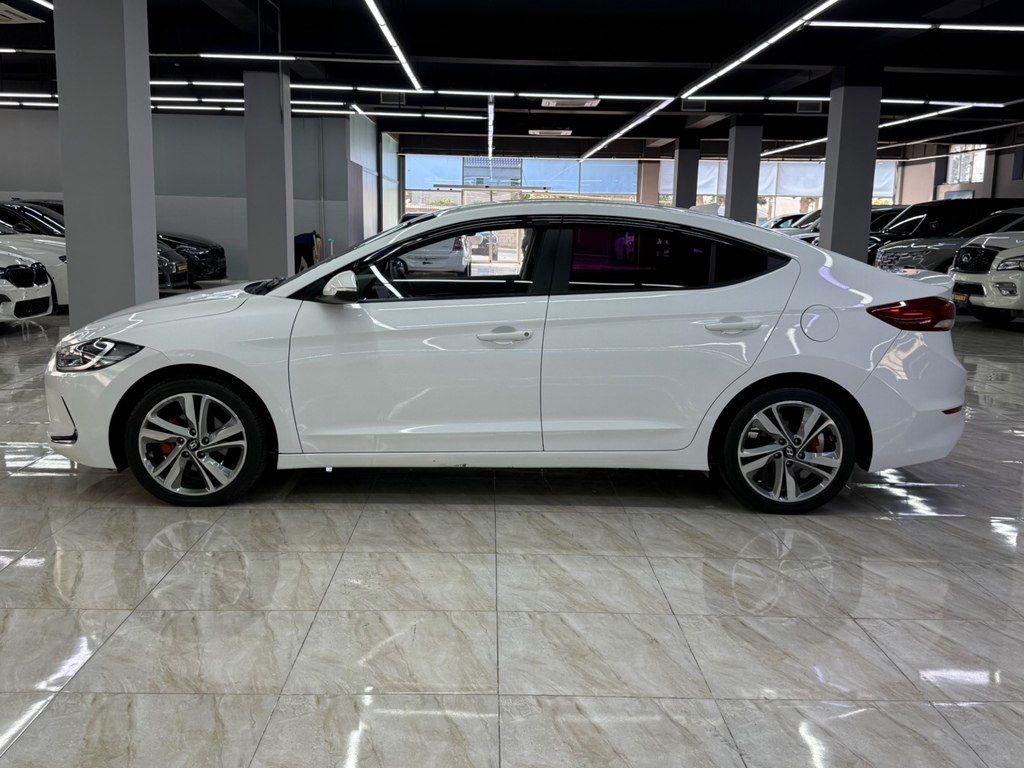 Hyundai Avante, 1.6 L, 2016 il, 210 000 km — Avtomobillər, Bakı (4)