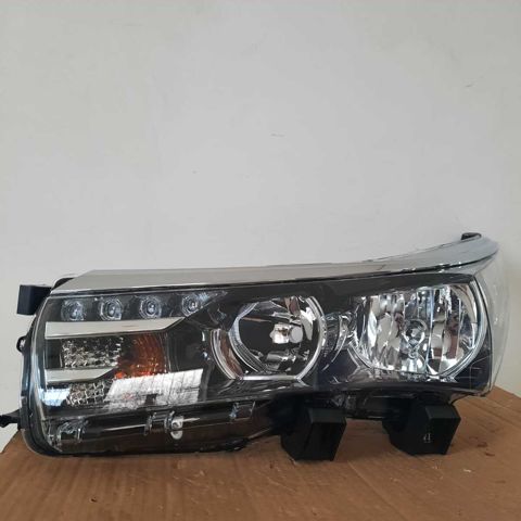 "Toyota Corolla 2013-2017" ön farası — Bakı