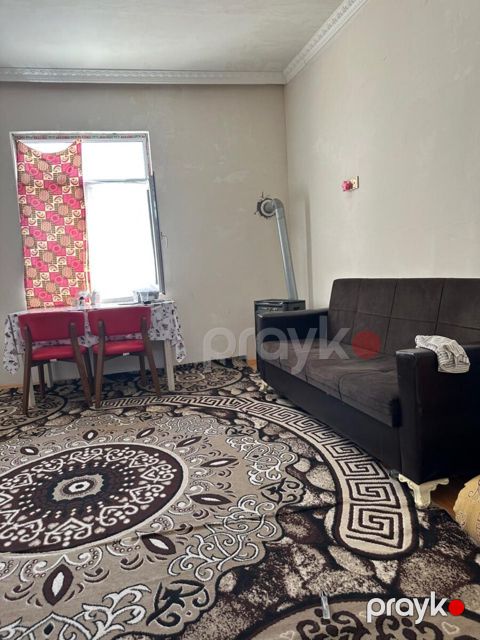 Həyət evi kirayə verilir, Zabrat qəs