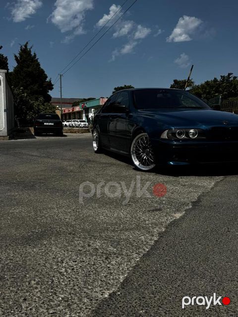 BMW 525, 2.5 L, 2001 il, 400 000 km