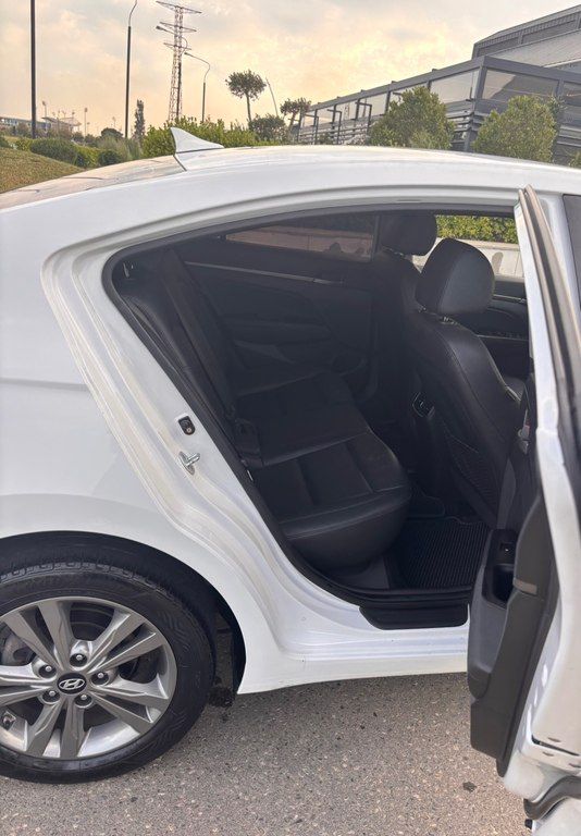 Hyundai Avante, 1.6 L, 2017 il, 165 000 km — Avtomobillər, Bakı (9)