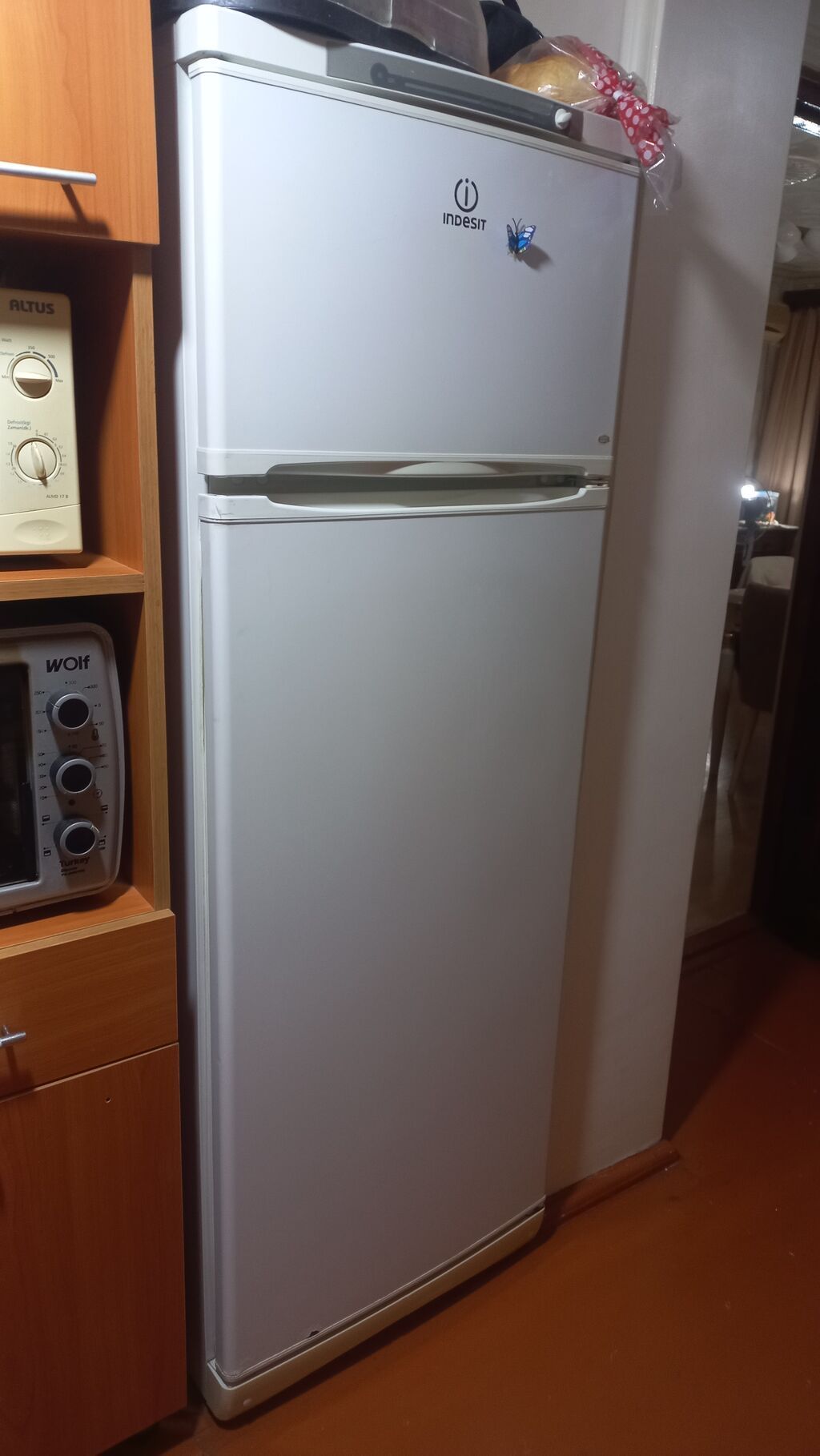 Indesit iki qapılı soyuducu Xüsusiyyətlər: - Üst kamera: dondurucu — Soyuducular, Gəncə (4)