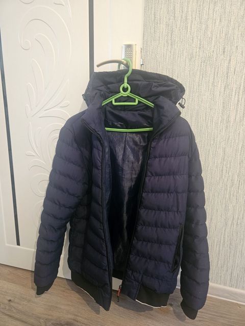 Qışlıq kişi gödəkçəsi – tünd göy rəng - Model: yüngül şişmə (puff) — Bakı