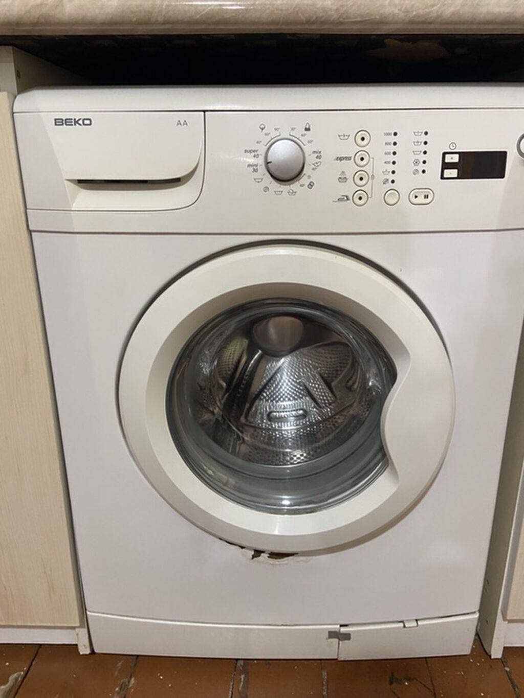 5kilo yarim Yaxsi iwleyir yuyur sixir. Qapisinda cizigi var bawqa — Paltaryuyan maşınlar, Bakı (2)