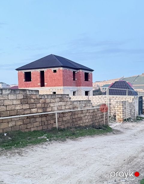 4 otaqlı, 170 kv. m, Təmirsiz